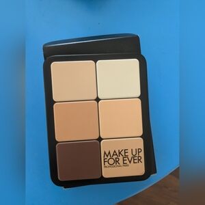 Make Up For Ever- HD SKIN FACE ESSENTIALS PALETTE